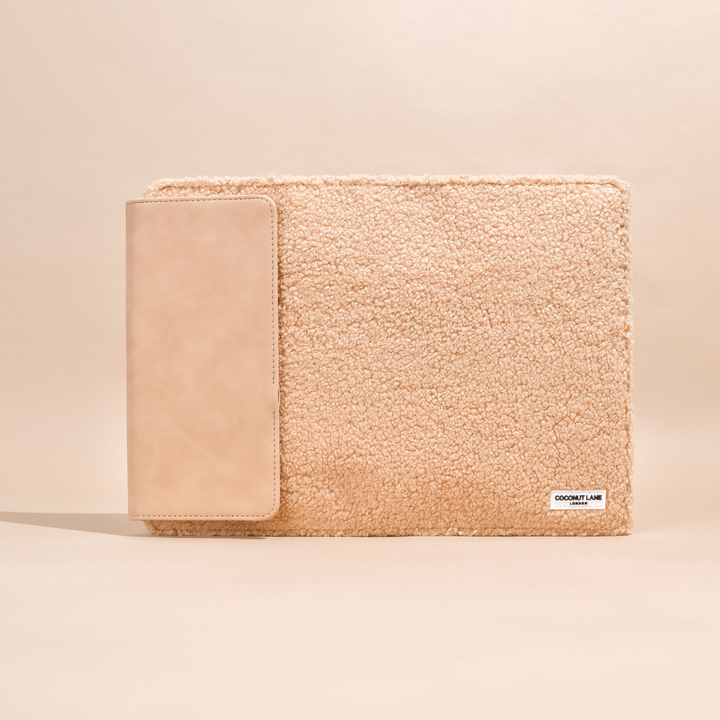 Wireless Charging Laptop Sleeve - Teddy Caramel