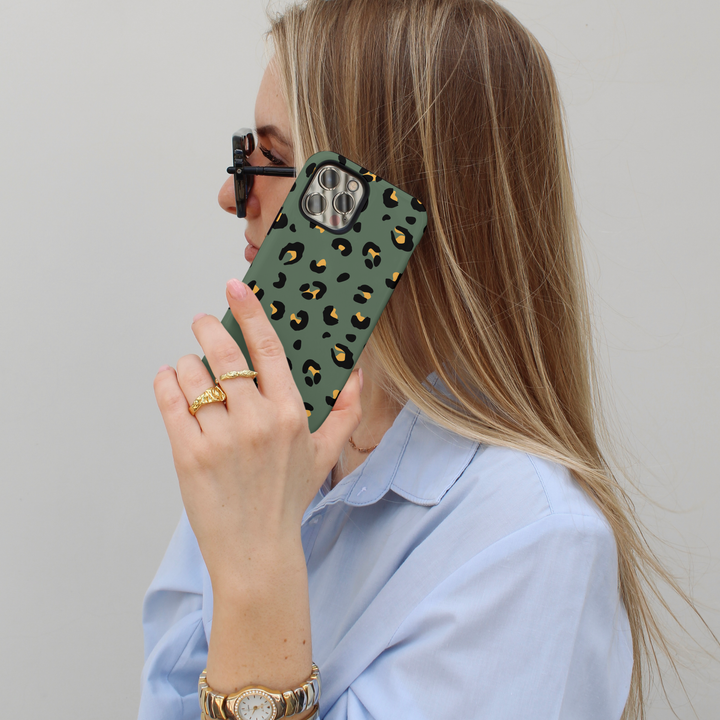 Tough MagSafe® Phone Case - Khaki Leopard